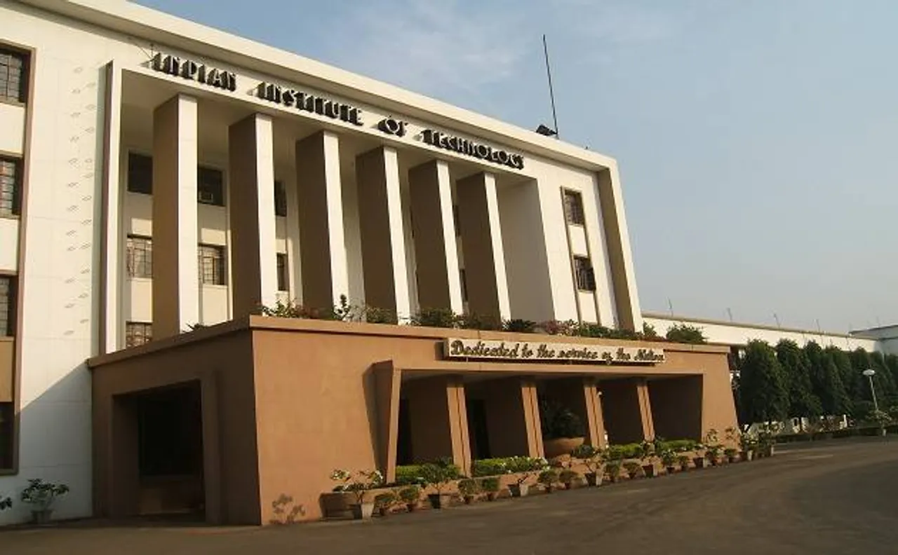 IIT खड़गपुर ने प्रोफेसर राजीव कुमार का इस्तीफा स्वीकार किया, सुप्रीम कोर्ट ने दी थी 'गुमनाम हीरो' की उपाधि