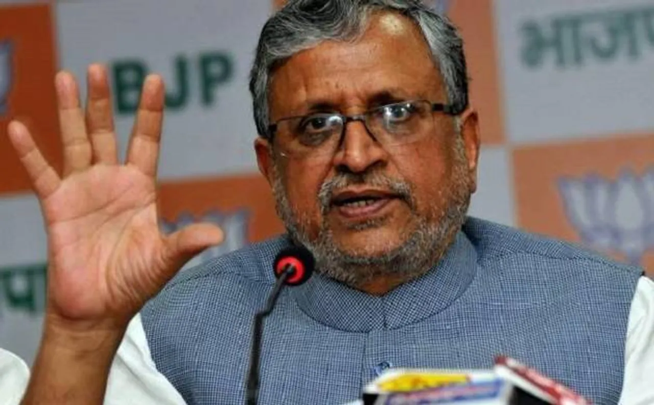 बिहार में बाढ़ की समस्या के दौरान घोटाले पर बात करना शर्मनाक: सुशील मोदी