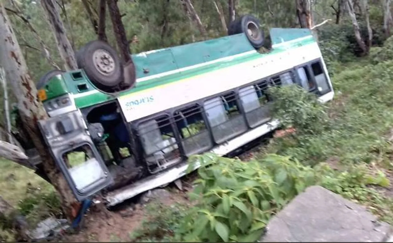 हिमाचल प्रदेश: चम्बा जिले में बस पलटने से 2 की मौत, 25 घायल