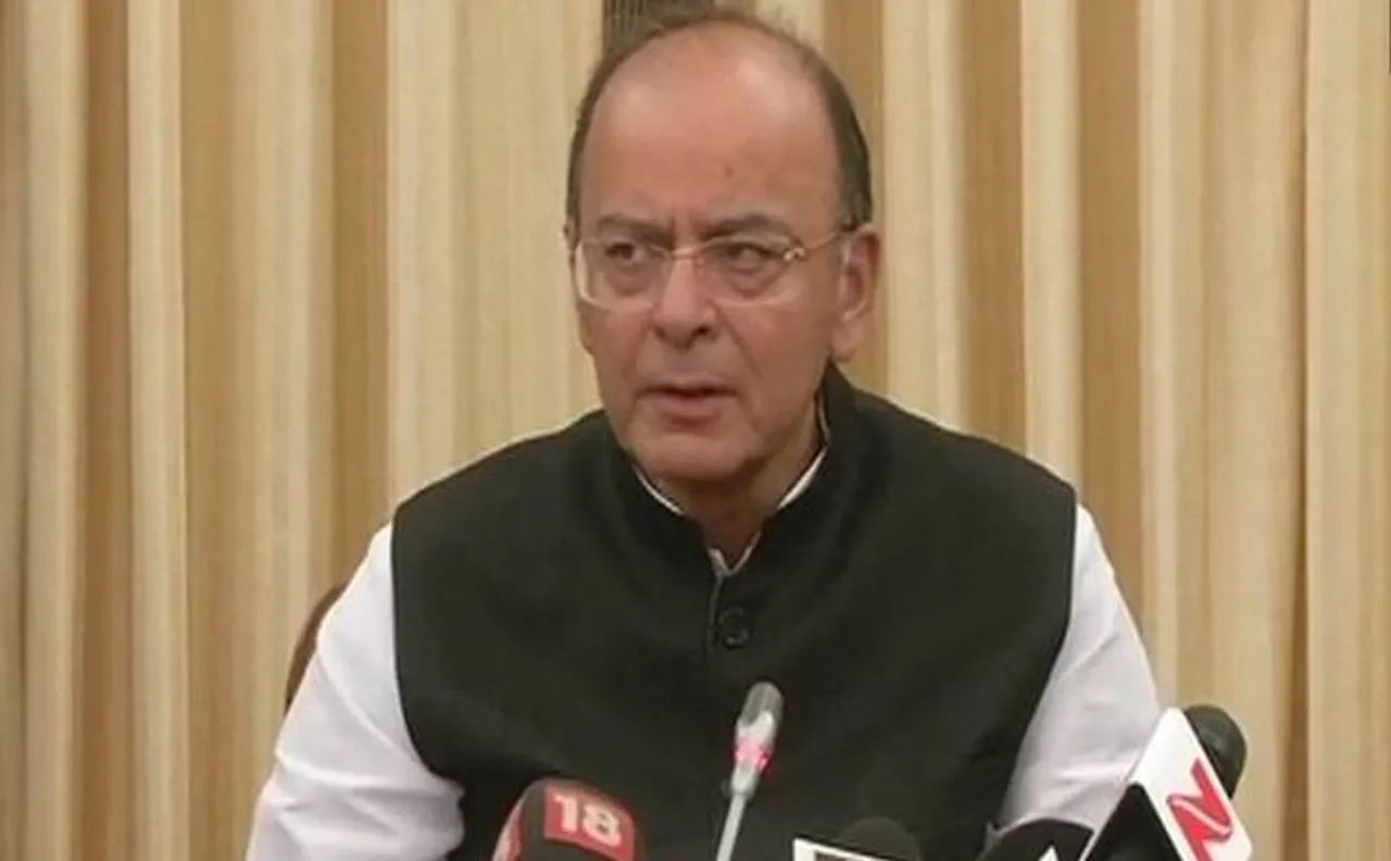 RBI की रिपोर्ट पर बोले वित्त मंत्री जेटली, नोटबंदी के बाद कैश में 17 फीसदी तक की आई कमी