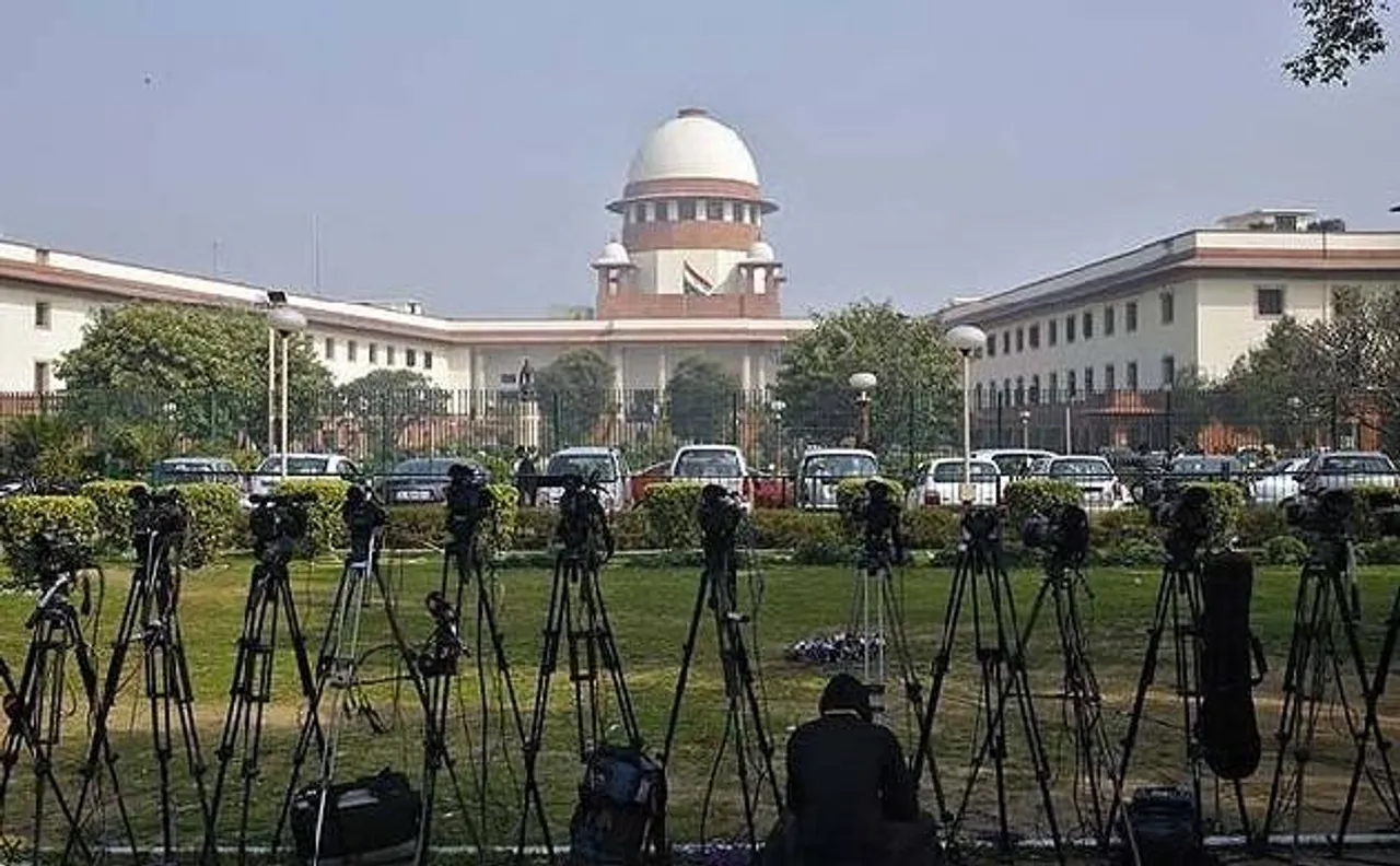 नेताओं की संपत्ति में हुए इजाफे पर सुप्रीम कोर्ट सख़्त, आयकर विभाग से पूछे सवाल