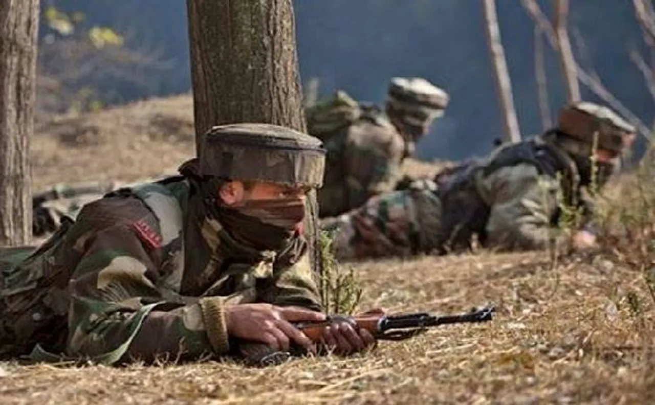 जम्मू-कश्मीर: सोपोर में मुठभेड़ जारी, एक आतंकी ढेर, पूंछ में पाक ने किया सीजफायर उल्लंघन