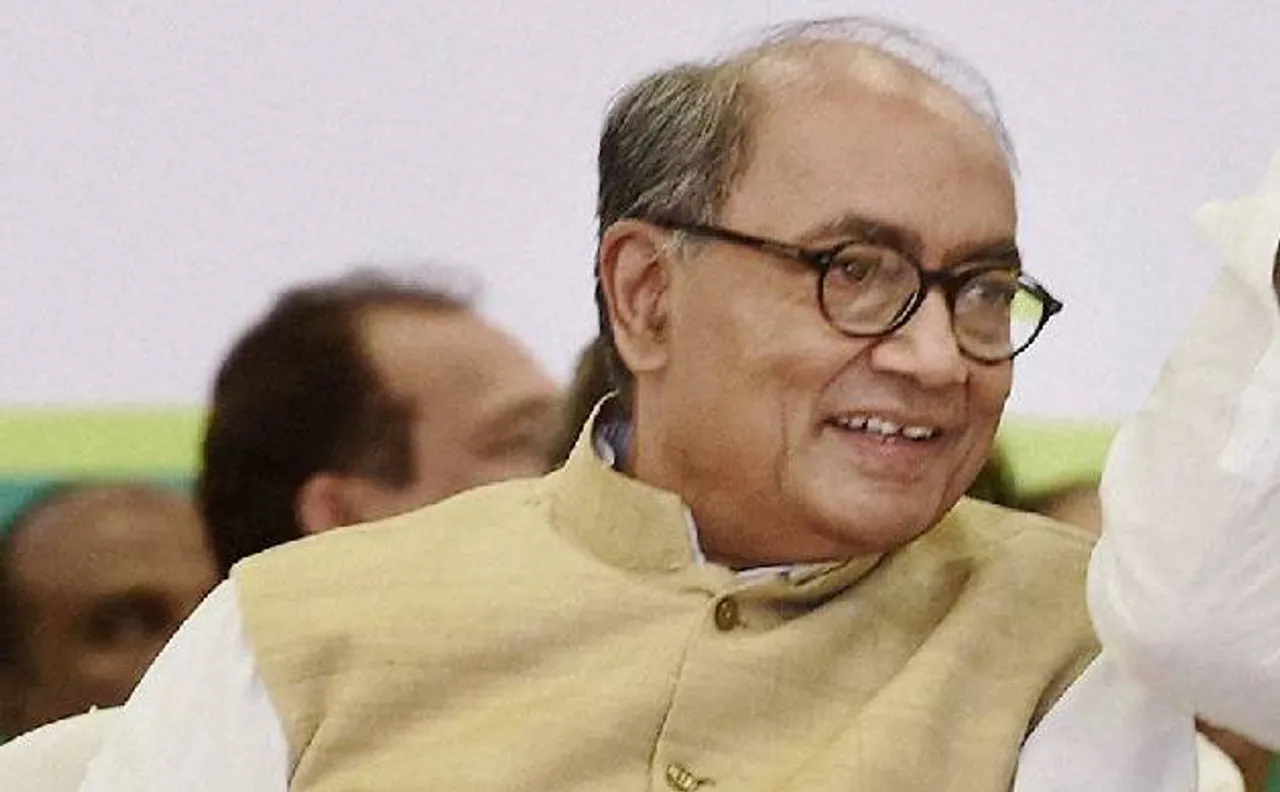 दिग्विजय सिंह ने कहा, फर्जी बाबाओं की सूची में रामदेव का नाम न होने से मैं निराश