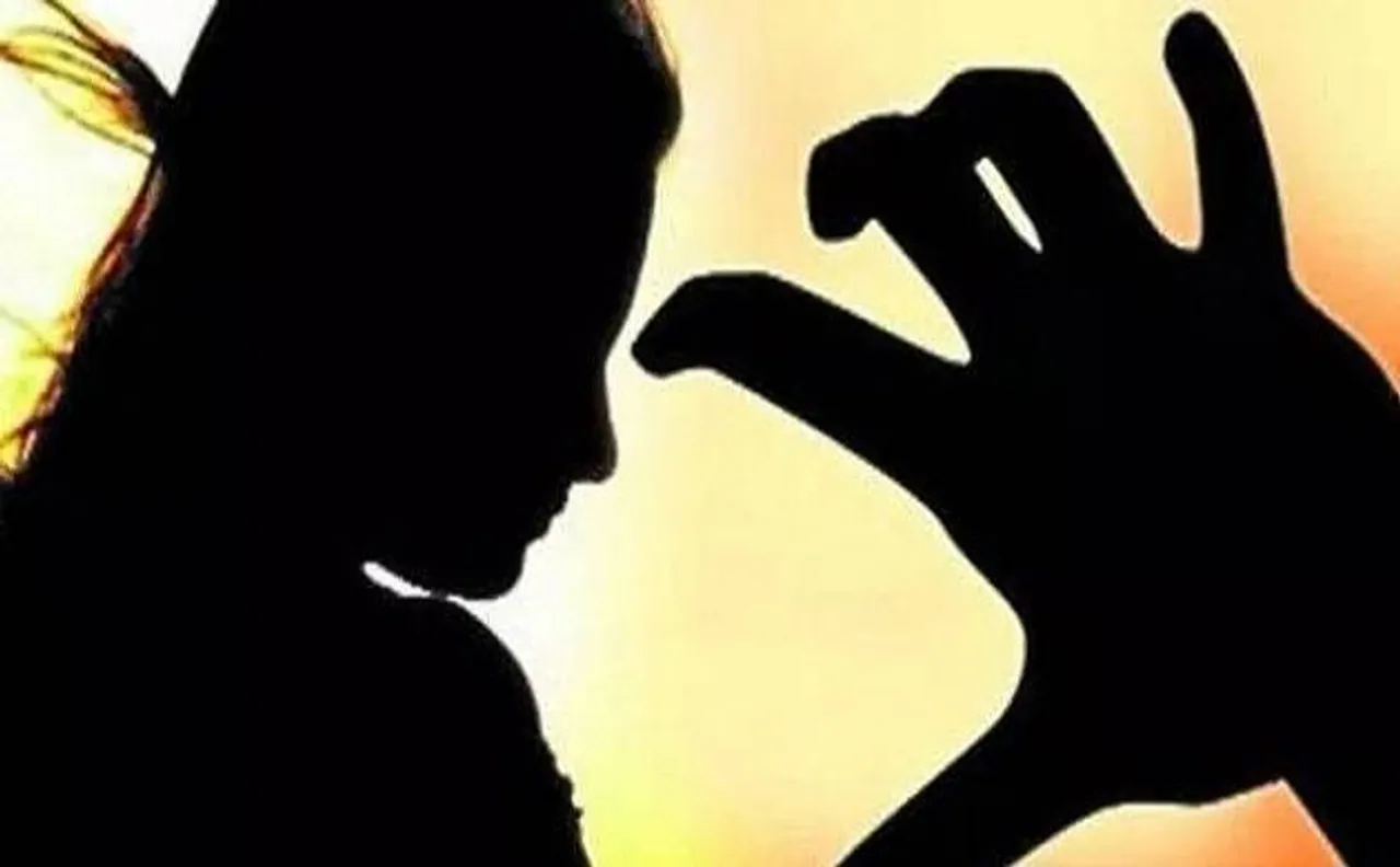 उत्तर प्रदेश: महिला ने दरोगा पर बलात्कार और जान से मारने की धमकी देने का आरोप लगाया
