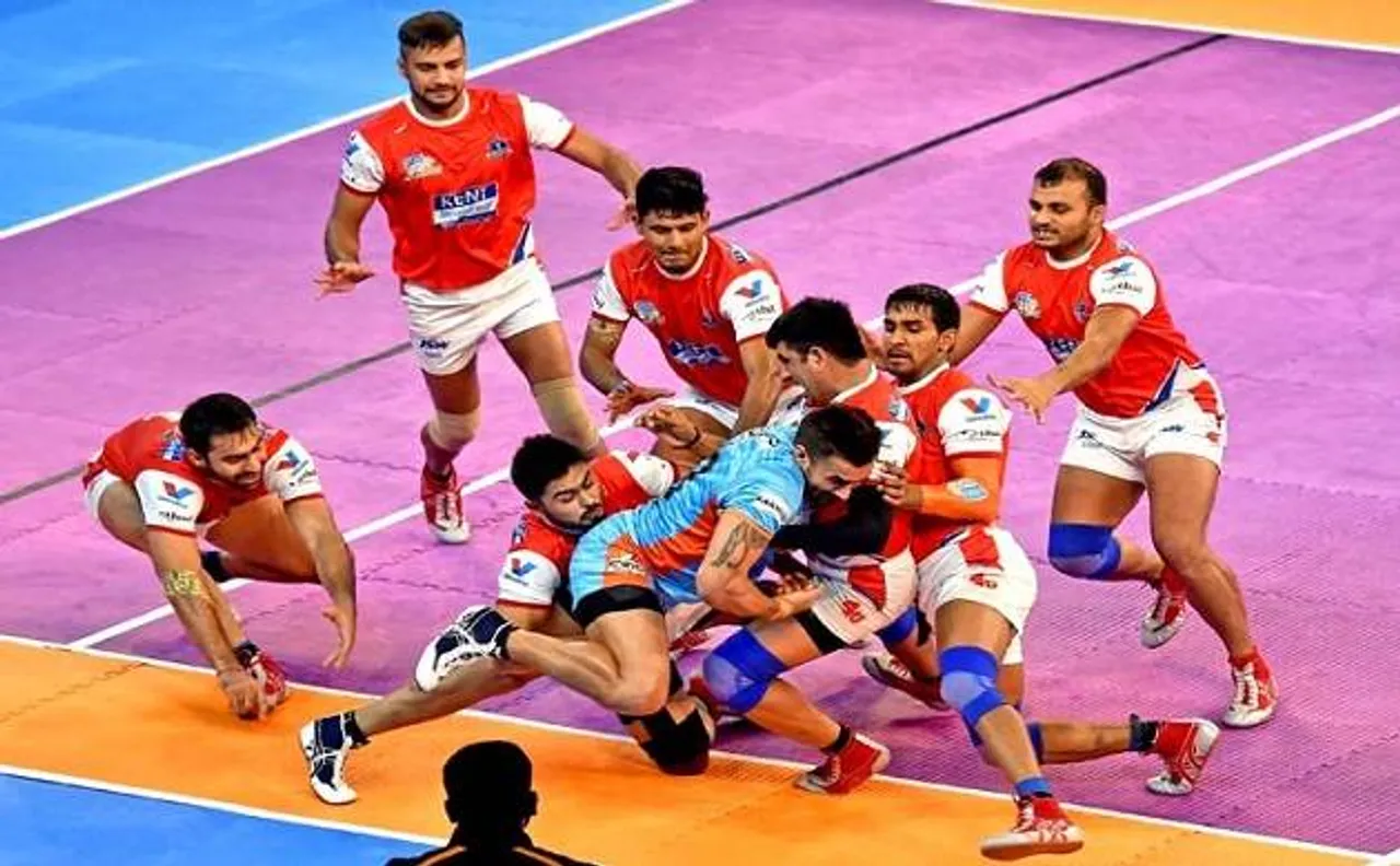 प्रो कबड्डी लीग 2017: अपने ही घर में हारी हरियाणा, पुणेरी पल्टन ने दी 38-22 से मात