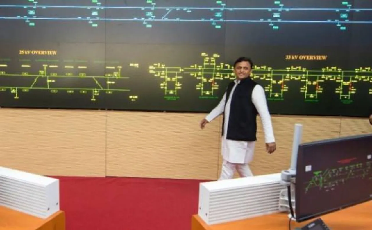 अखिलेश यादव बोले, पीएम मोदी दिल्ली से कोलकाता के बीच बुलेट ट्रेन चलाएं