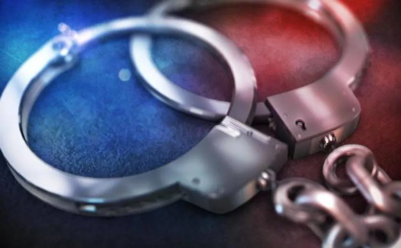 मिर्ज़ापुर में पुलिस ने विस्फोटक ले जा रहे दो संदिग्धों को किया गिरफ्तार