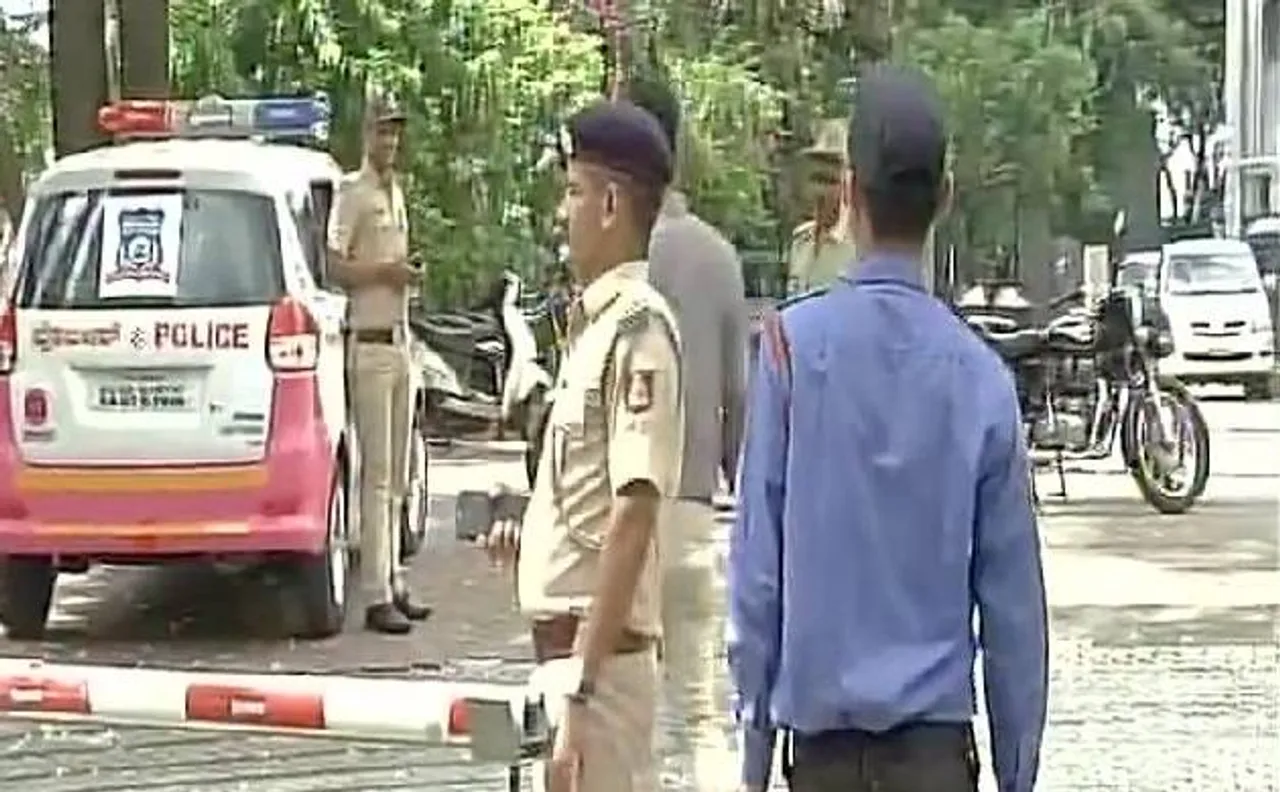 बीजेपी नेता एसएम कृष्णा के दामाद के घर आयकर विभाग की छापेमारी