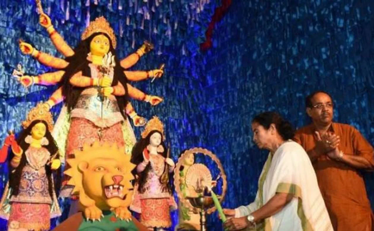 दुर्गा मूर्ति विसर्जन के ममता के फैसले को HC ने किया रद्द, लगाई राज्य सरकार को फटकार