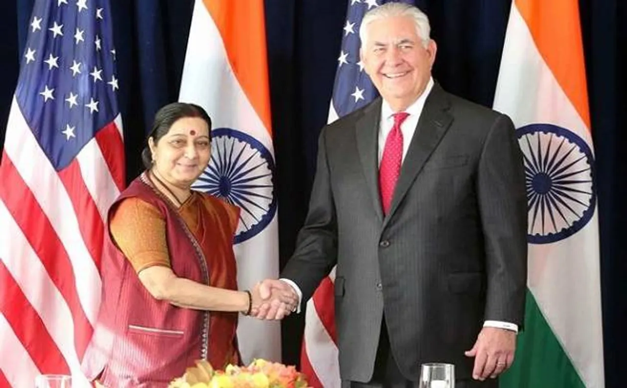 सुषमा और टिलरसन ने की द्विपक्षीय बैठक, आतंकवाद और एच1बी वीजा का उठाया मुद्दा