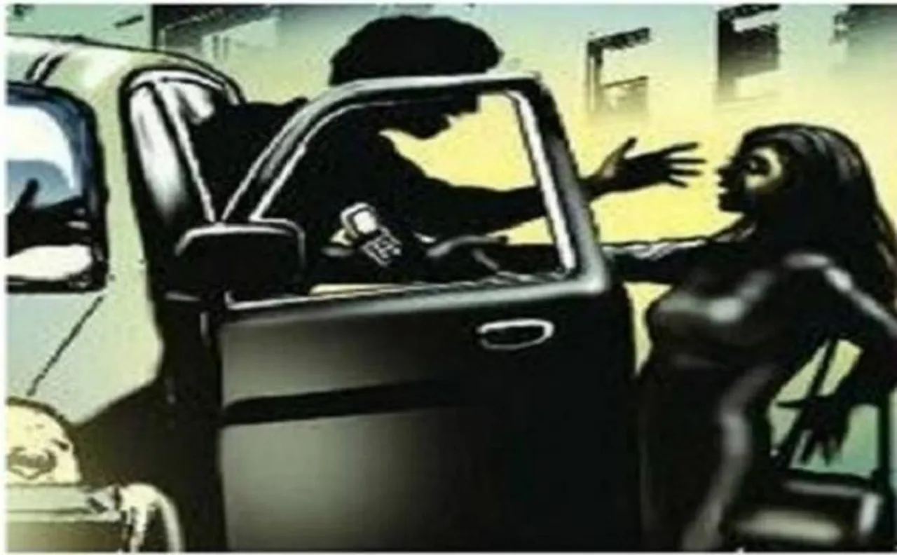 नोएडा गैंगरेप मामले में लड़की अपने बयान से पलटी, कहा-कुछ भी नहीं हुआ
