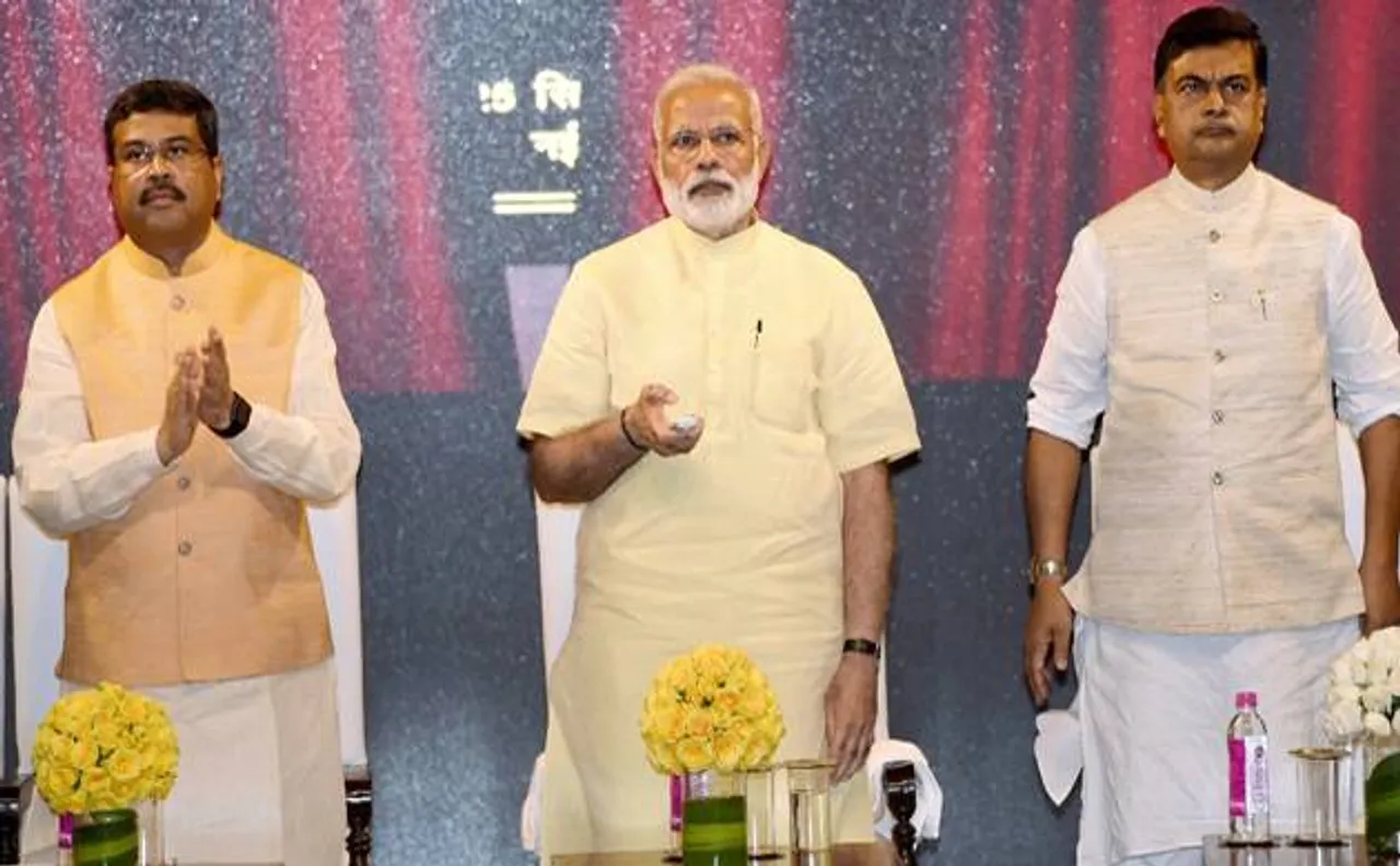 मोदी ने लॉन्च किया सौभाग्य योजना, मार्च 2019 तक घर होगा बिजली से रोशन, गरीबों को मुफ्त कनेक्शन