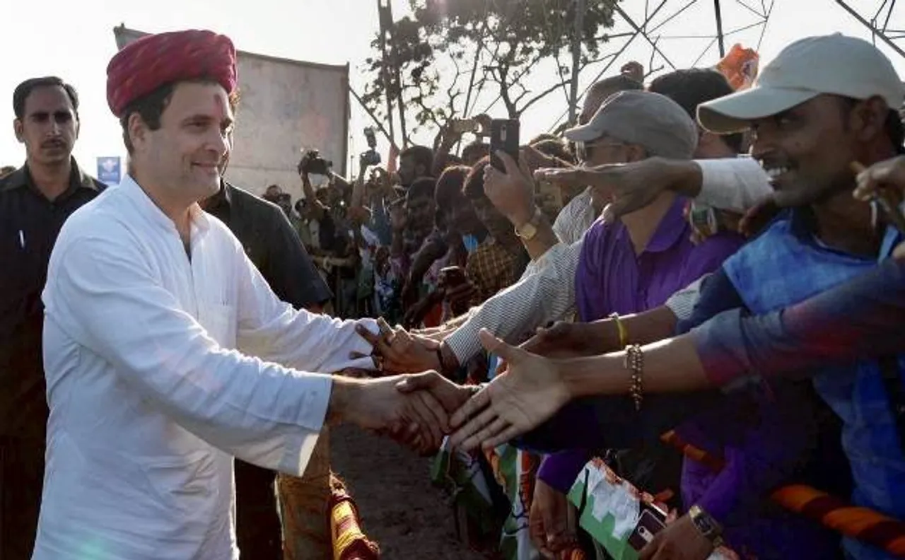 राहुल ने पूछा, गुजरात के विकास को क्या हो गया? लोग बोले- पागल हो गया है