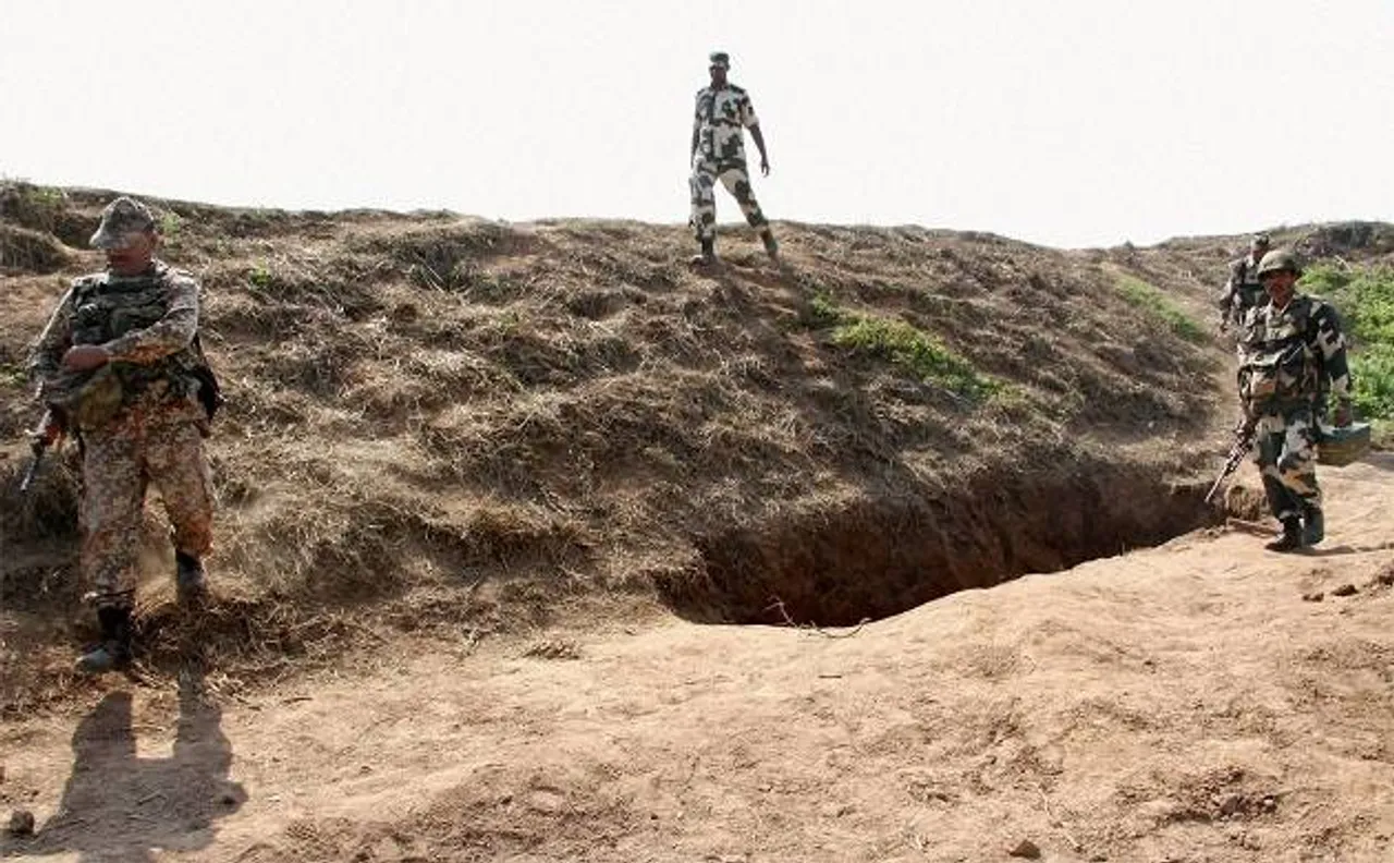 जम्मू कश्मीर: अरनिया सेक्टर में सामने आई पाकिस्तान की 'सुरंग', घुसपैठ की थी साजिश