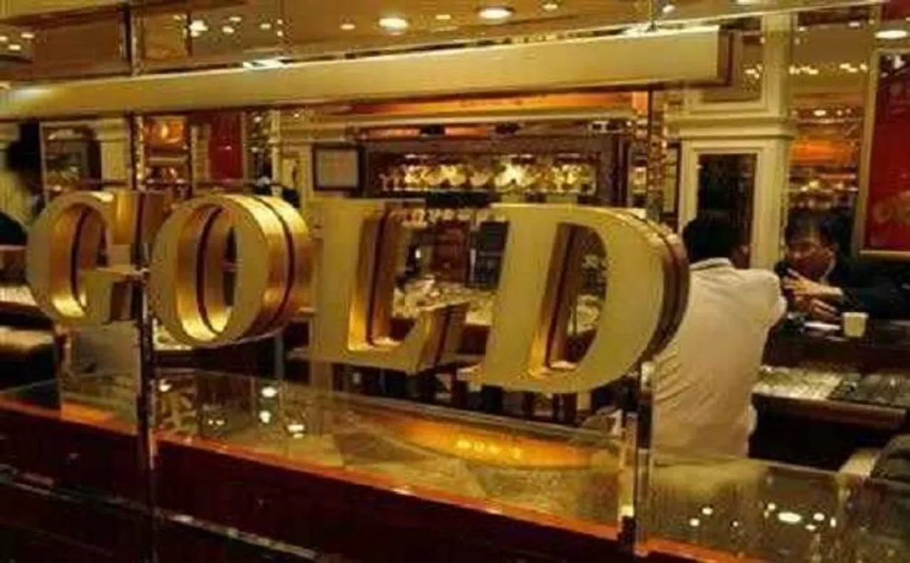 त्योहारों के मौसम में फीकी रही सोने की चमक, 50 फ़ीसदी तक घटी बिक्री