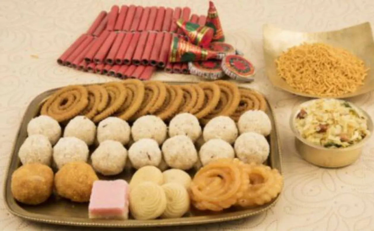 दिवाली पर मेहमानों को खिलाएं भाजणी चकली और केले का हलवा