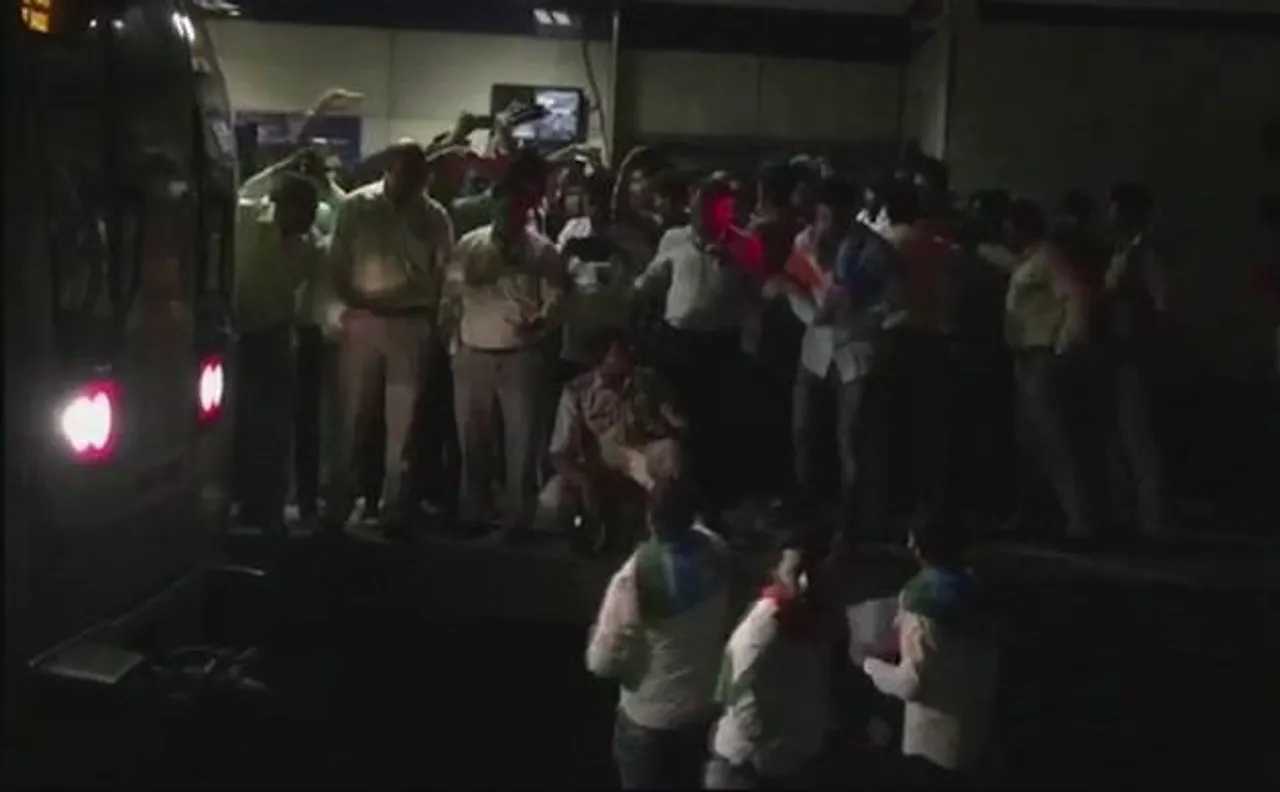 दिल्ली मेट्रो का किराया बढ़ाने के खिलाफ विश्व विद्यालय स्टेशन पर NSUI का प्रदर्शन