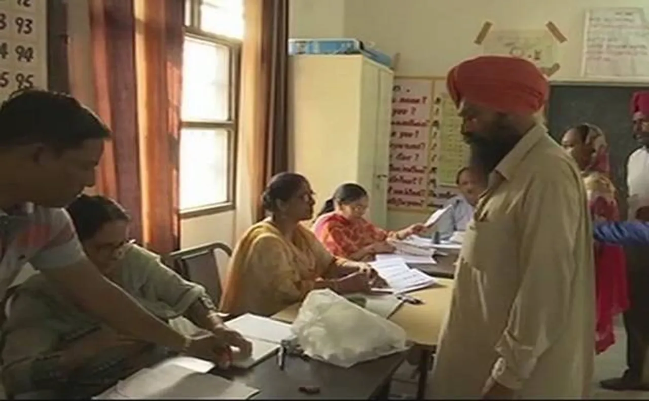 पंजाब: गुरदासपुर उपचुनाव में 25 फीसदी मतदान, कई जगह मामूली झड़पें