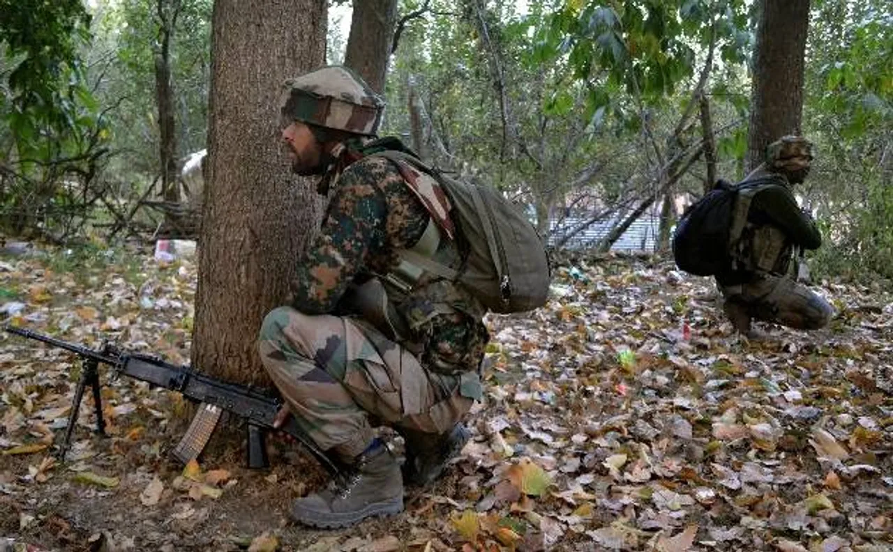 जम्मू-कश्मीर: मुठभेड़ में लश्कर के 2 आतंकी ढेर, 2 जवान शहीद