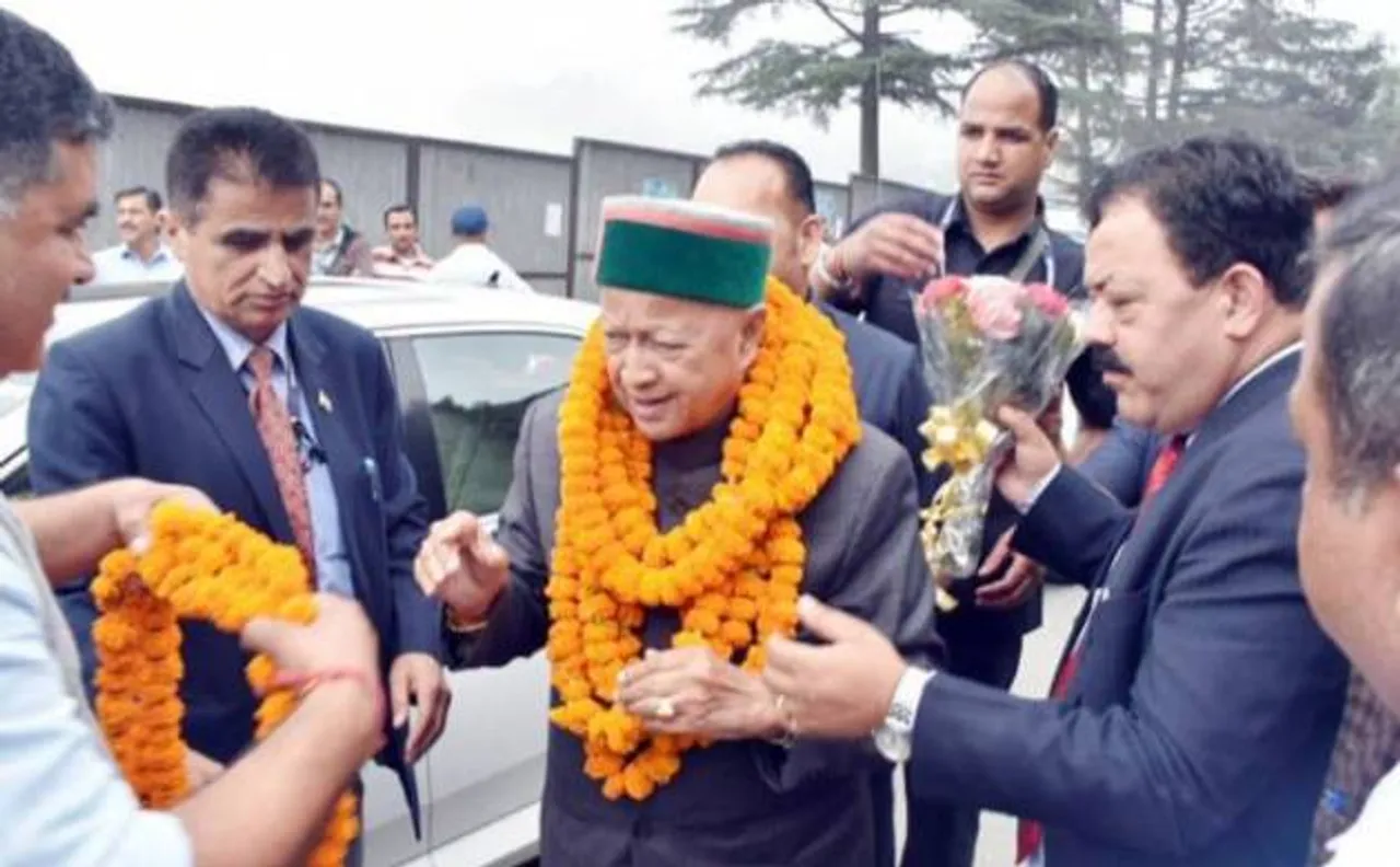 चुनाव से पहले मुश्किल में हिमाचल प्रदेश के सीएम वीरभद्र सिंह, बेटे की संपत्ति जब्त