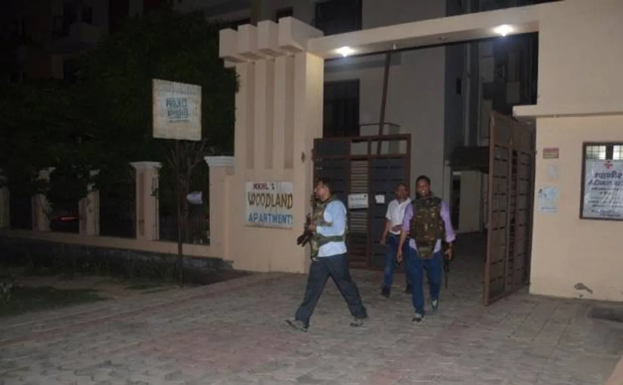 उत्तर प्रदेश : आगरा से 10 हजार का इनामी बदमाश विनोद जाट गिरफ्तार