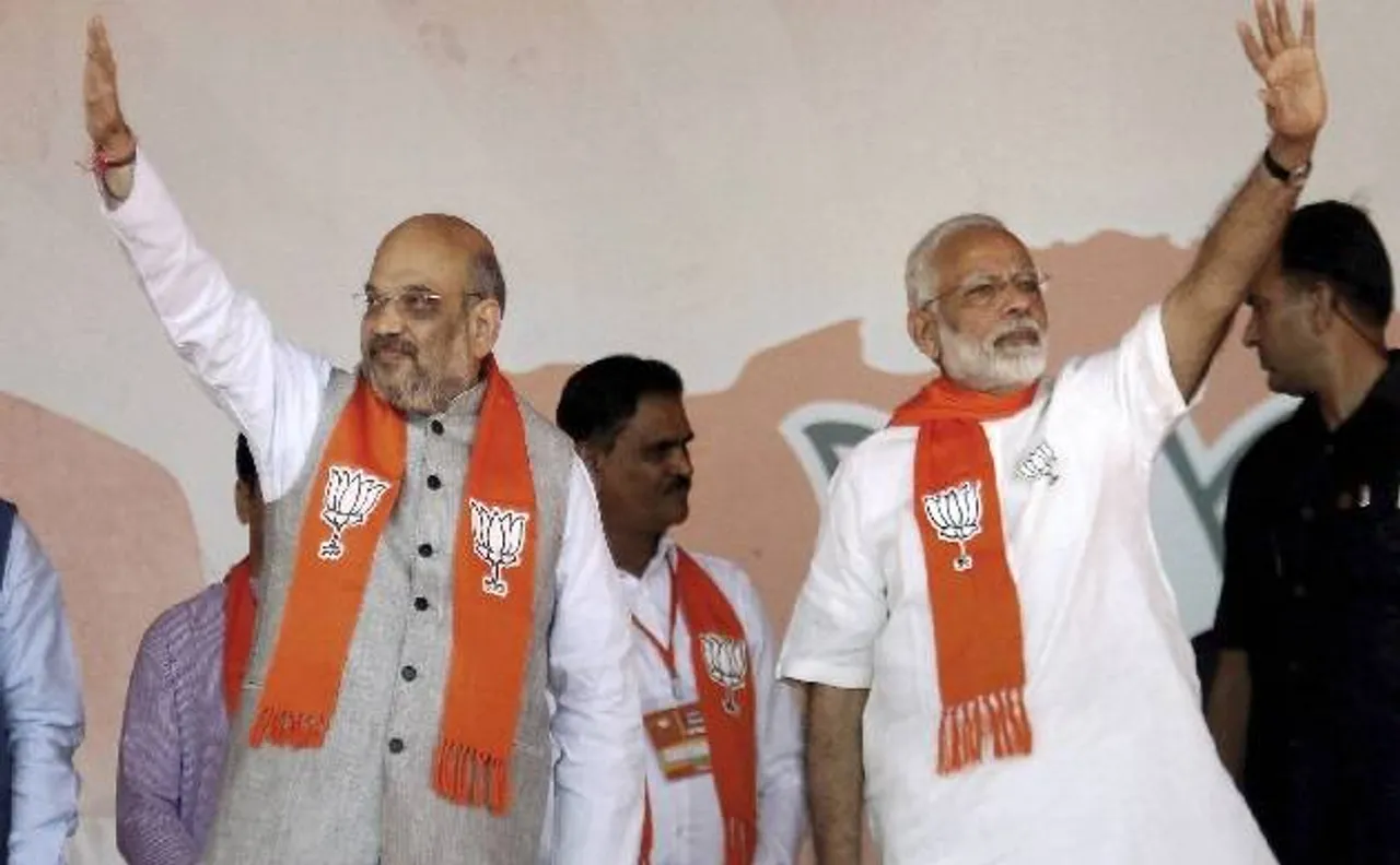 गांधीनगर में कांग्रेस पर मोदी का हमला, कहा- गुजरात चुनाव वंशवाद और विकास के बीच की लड़ाई