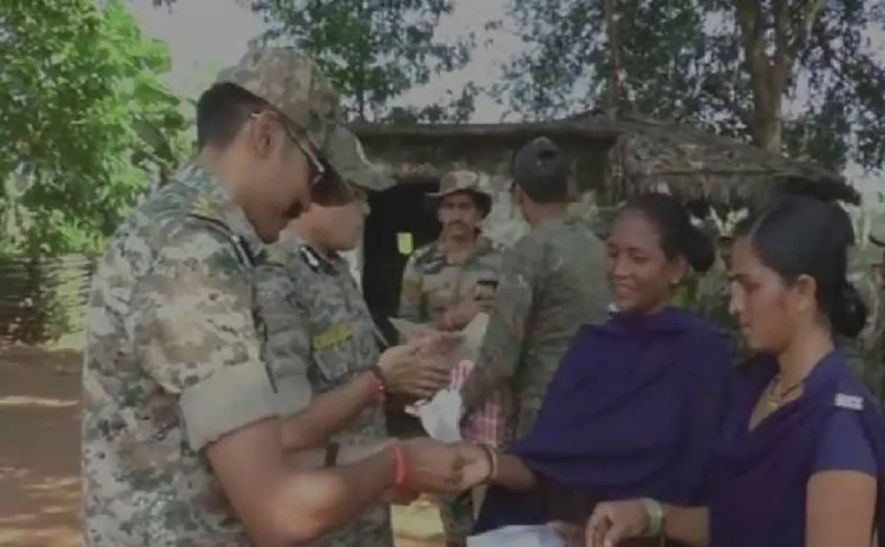 सीमा पर जवानों की दिवाली, दीपों से सजाया बॉर्डर