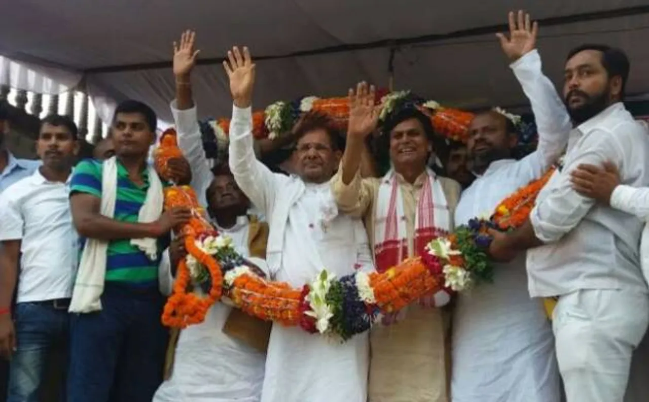 राज्यसभा सचिवालय ने शरद यादव से पूछा, क्यों नहीं उन्हें अयोग्य घोषित कर दिया जाए?