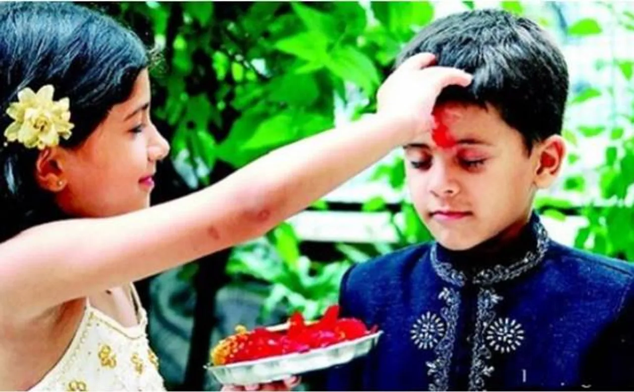 भैया दूज 2017: भाई को इस शुभ मुहूर्त में लगाएं तिलक, साथ ही पढ़े इसकी पौराणिक कहानी, पूजा की विधि