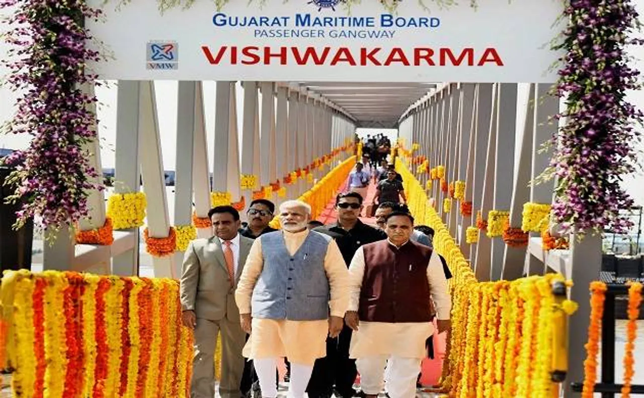 गुजरात चुनाव से पहले मोदी की नसीहत, केंद्र और राज्य में एक दल की हो सरकार तभी संभव होगा विकास