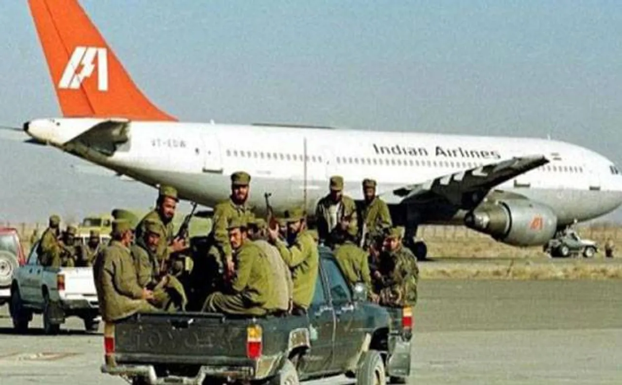 IC-814: सुप्रीम कोर्ट ने दोषी की याचिका पर सुनवाई टाली, CBI को जवाब दाखिल करने का निर्देश