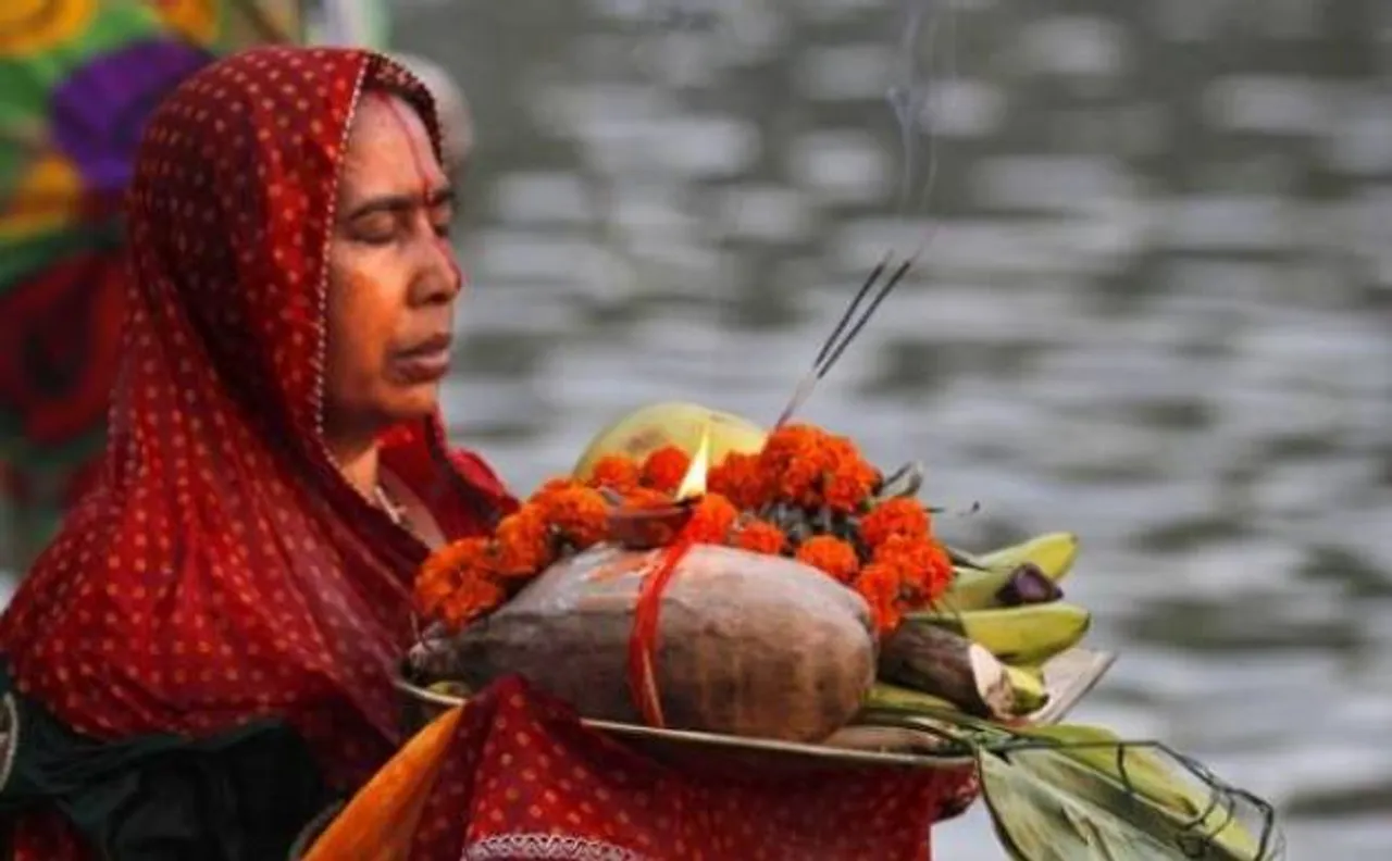 Chhath Pooja 2017: छठ के दूसरे दिन 'खरना' संपन्न, निर्जला उपवास शुरू