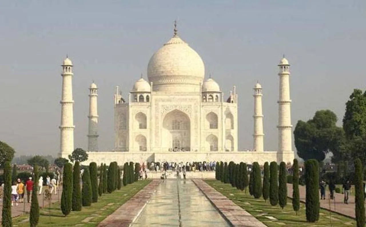 सुप्रीम कोर्ट ने ताजमहल के पास बन रही मल्टीलेवेल पार्किंग को तोड़ने पर लगाई रोक