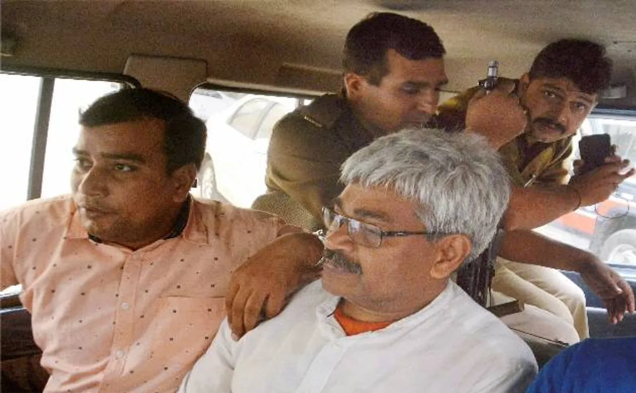 छत्तीसगढ़: रायपुर में पत्रकारों से बदसलूकी के मामले में पुलिसकर्मी निलंबित