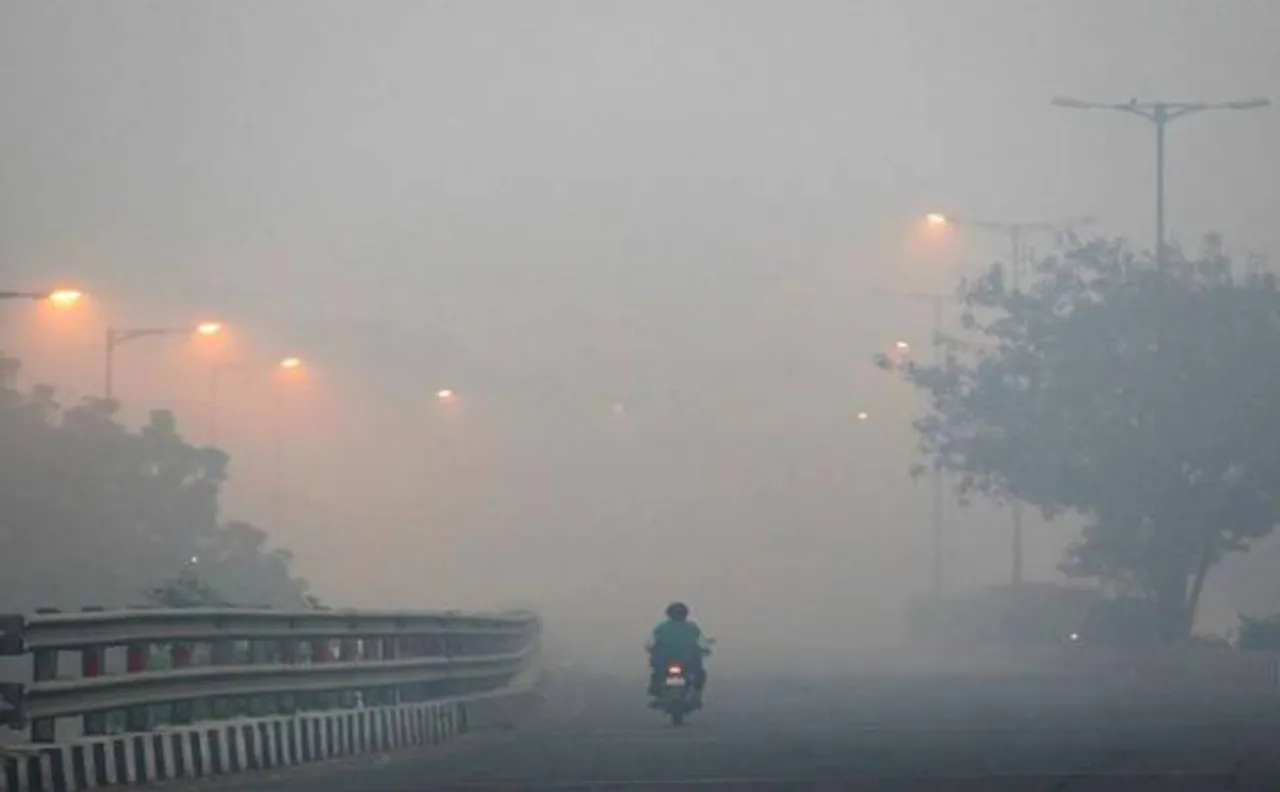 दिल्ली-NCR में ख़तरनाक प्रदूषण, 5वीं तक के सभी स्कूल आज बंद