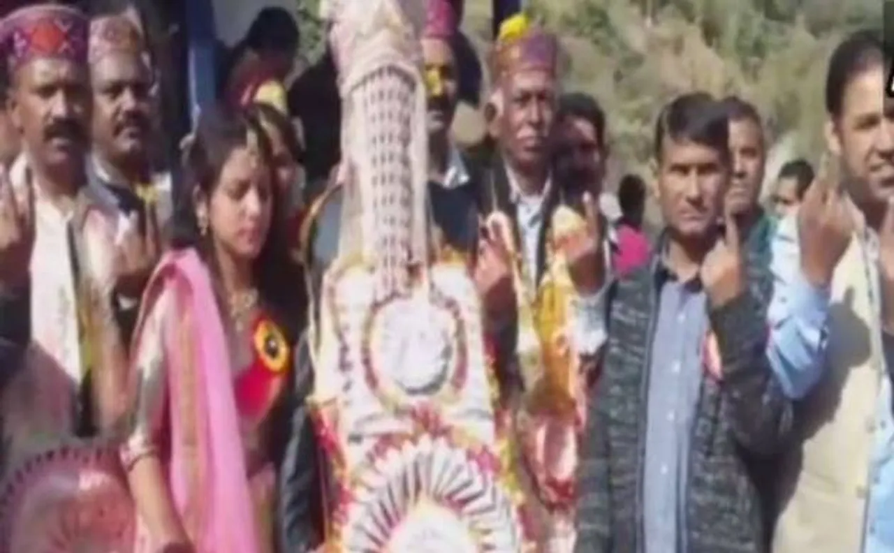 हिमाचल चुनाव: खत्म हुआ मतदान, उम्मीदवारों की किस्मत EVM  में बंद