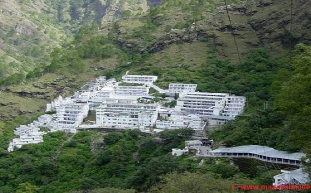 NGT ने वैष्णो देवी दर्शन के लिए श्रद्धालुओं की संख्या पर लगाई लिमिट, 50,000 से ज्यादा लोगों को नहीं मिलेगी इजाजत