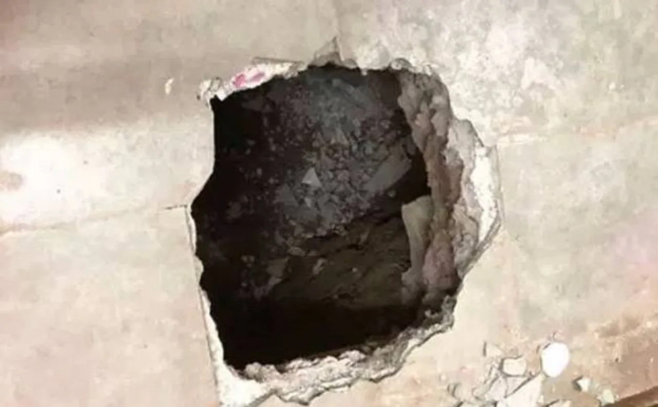 नवी मुंबई के बैंक में फिल्मी चोरी, सुरंग खोद लूट ले गए पैसा और जेवरात