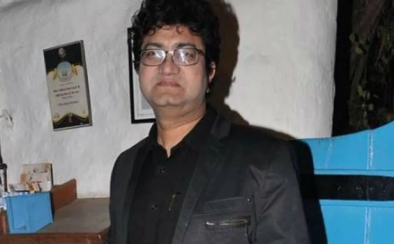 पद्मावती विवाद: CBFC अध्यक्ष प्रसून जोशी की सफाई, कहा- अब तक नहीं देखी फिल्म
