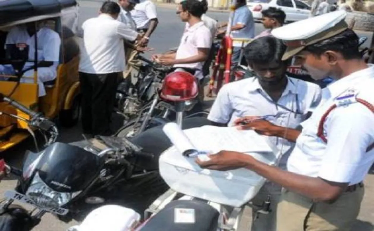 जानें अपना अधिकार: ट्रैफ़िक में चालान कटने पर नक़द पैसा देना ज़रूरी नहीं