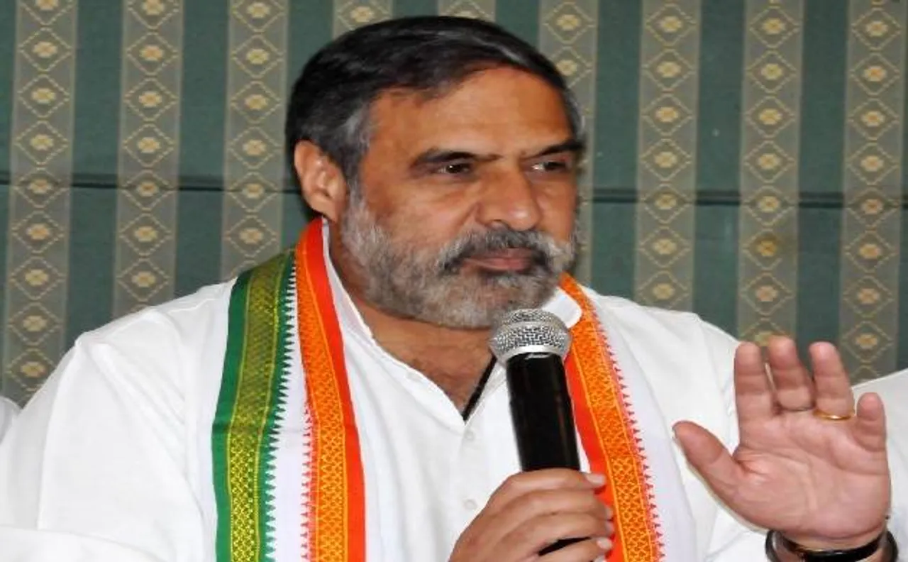 गुजरात में पीएम मोदी संग मंत्रियों का जमावड़ा, नौकरशाहों के हवाले सरकार: कांग्रेस