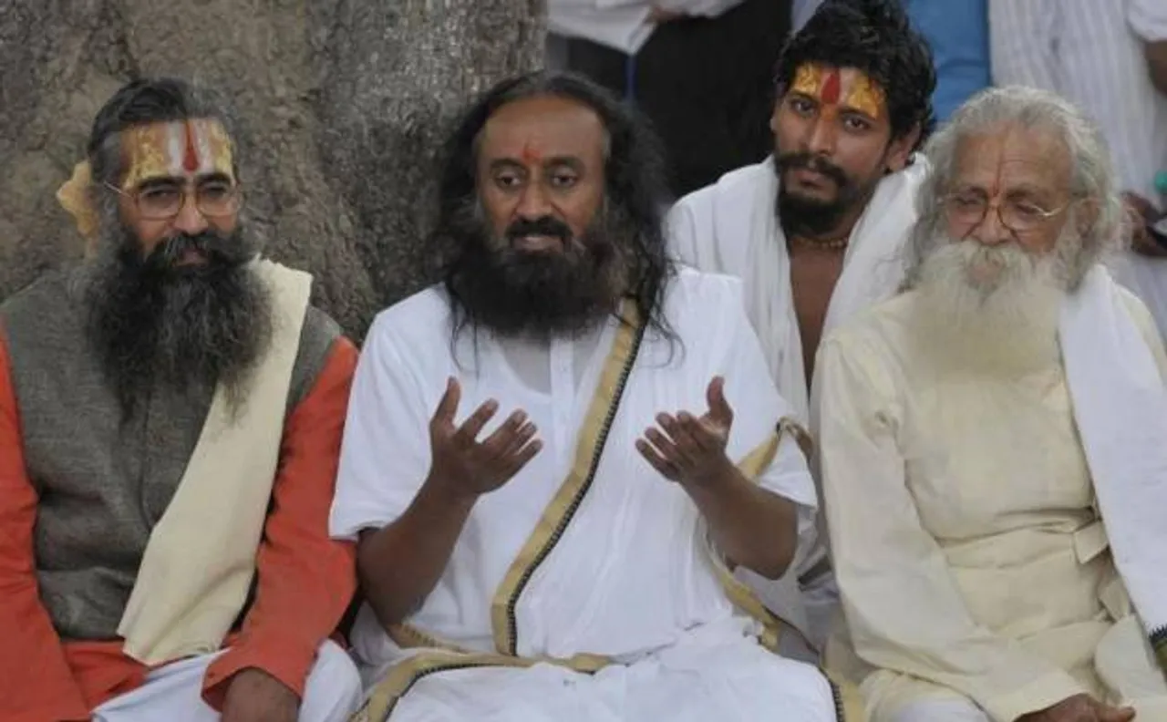 राम मंदिर विवाद पर श्री श्री की कोशिशों से वीएचपी ने झाड़ा पल्ला