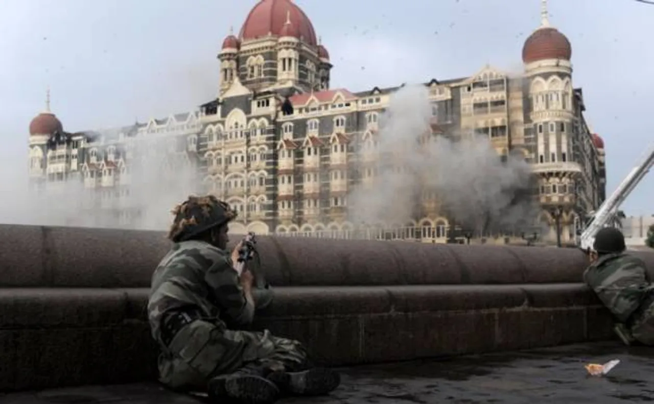 मुंबई हमला: बॉलीवुड सितारों ने 26/11 की भयानक रात को याद कर दी पीड़ितों को श्रद्धांजलि