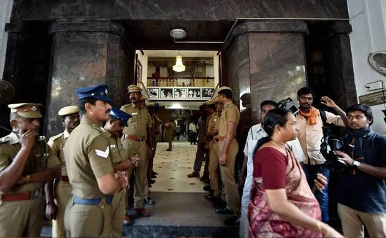 तमिलनाडु में 33 ठिकानों पर आयकर विभाग की छापेमारी