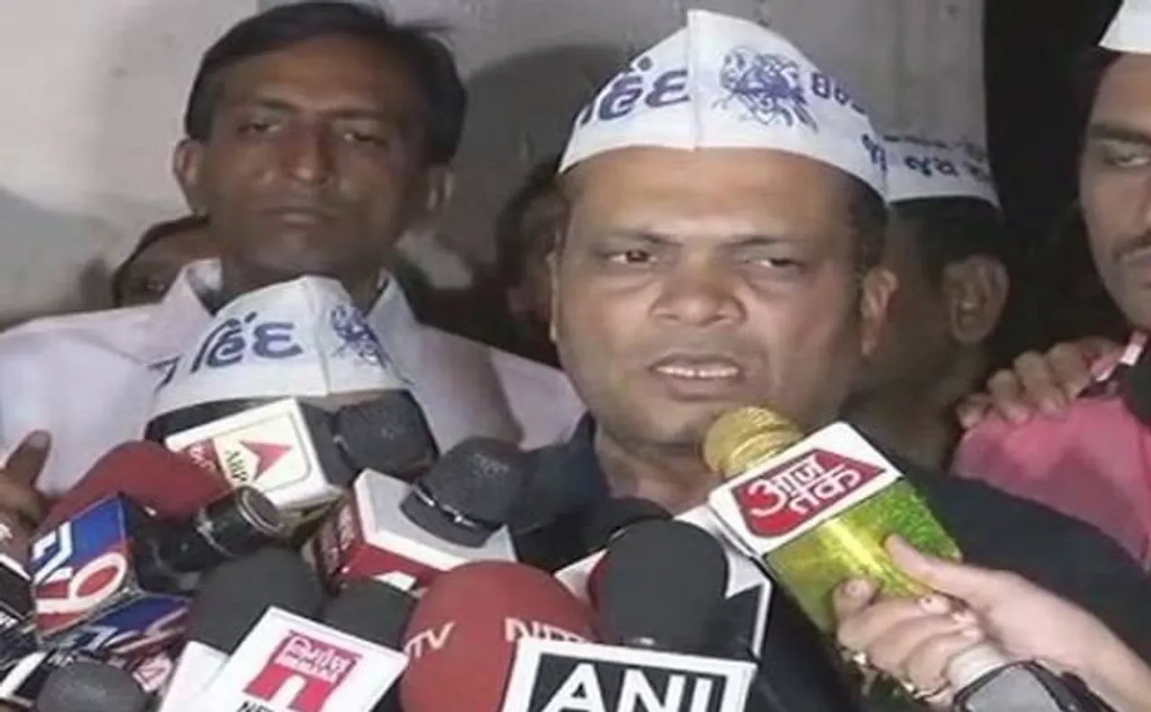 हार्दिक पटेल को झटका, करीबी दिनेश बामनिया ने PAAS से दिया इस्तीफा