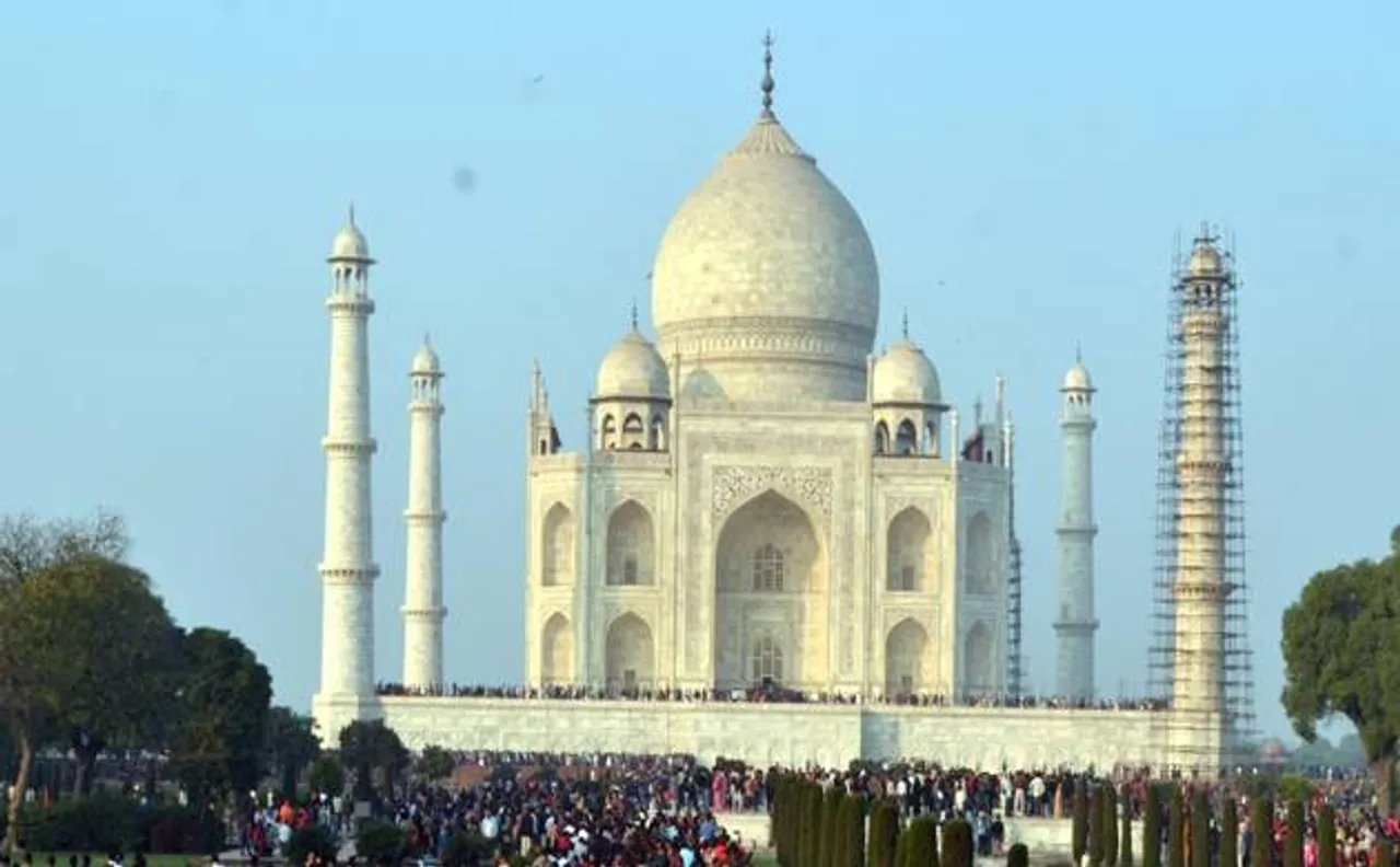ताजमहल संरक्षण पर सुप्रीम कोर्ट में आज होगी सुनवाई, यूपी सरकार सौंपेगी विस्तृत प्लान