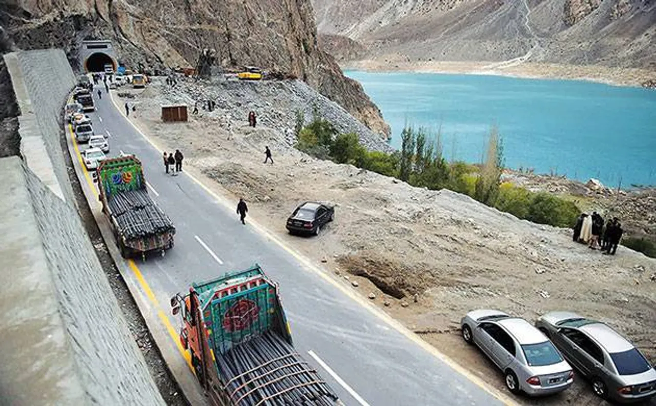 चीन को पाक सरकार पर भरोसा नहीं, कहा- सेना ले CPEC की जिम्मेदारी