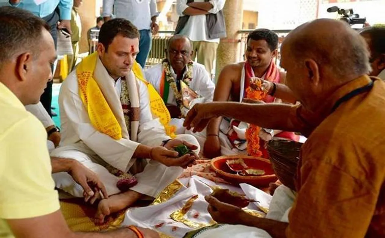 गुजरात चुनाव 2017: राहुल ने फिर किए मंदिर दर्शन, भीड़ ने लगाए 'मोदी-मोदी' के नारे
