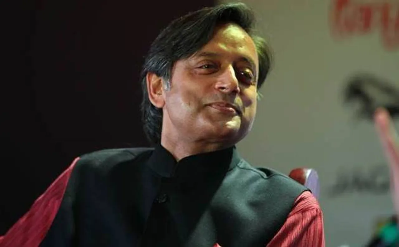 'पद्मावती' के पक्ष में आए शशि थरूर और फिल्मकार अपर्णा सेन, विवाद को बताया बेतुका