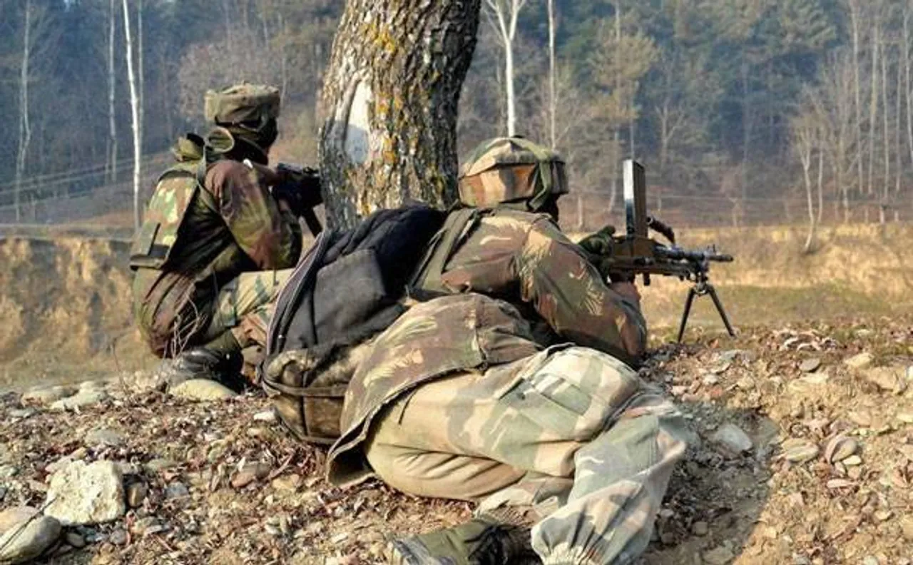 जम्मू-कश्मीर: बारामुला में हुए मुठभेड़ में सेना ने तीन आतंकियों को किया ढेर